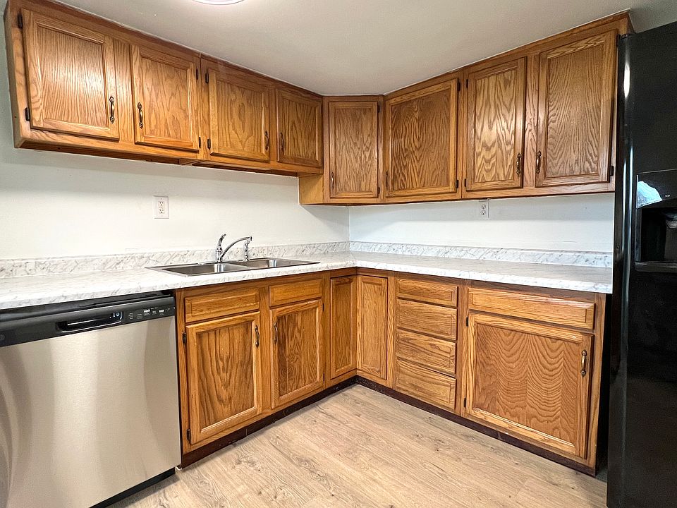 1st image of 204 Pine St
