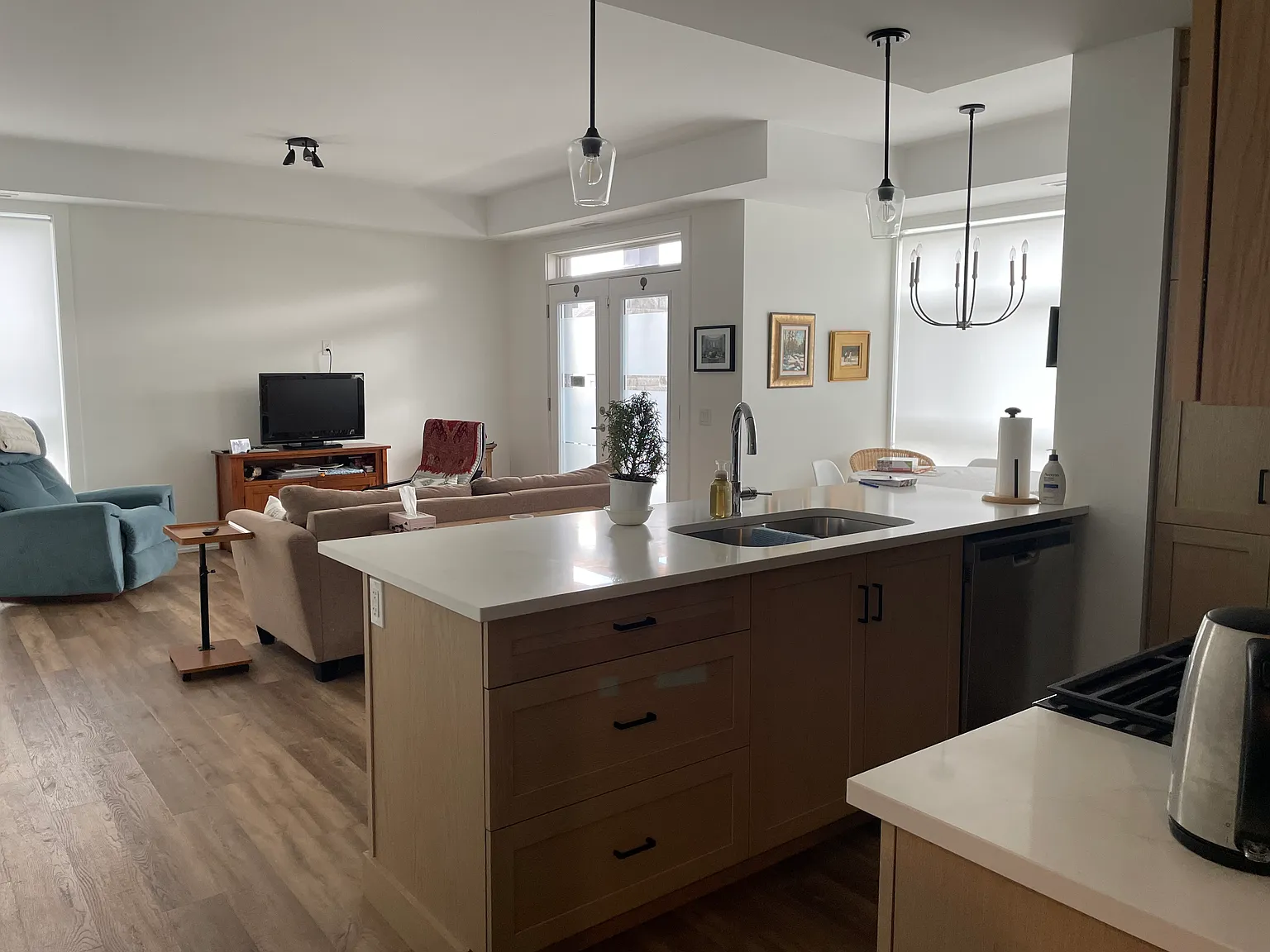2 bed, 1214 sqft, $2,550 — Photo 2