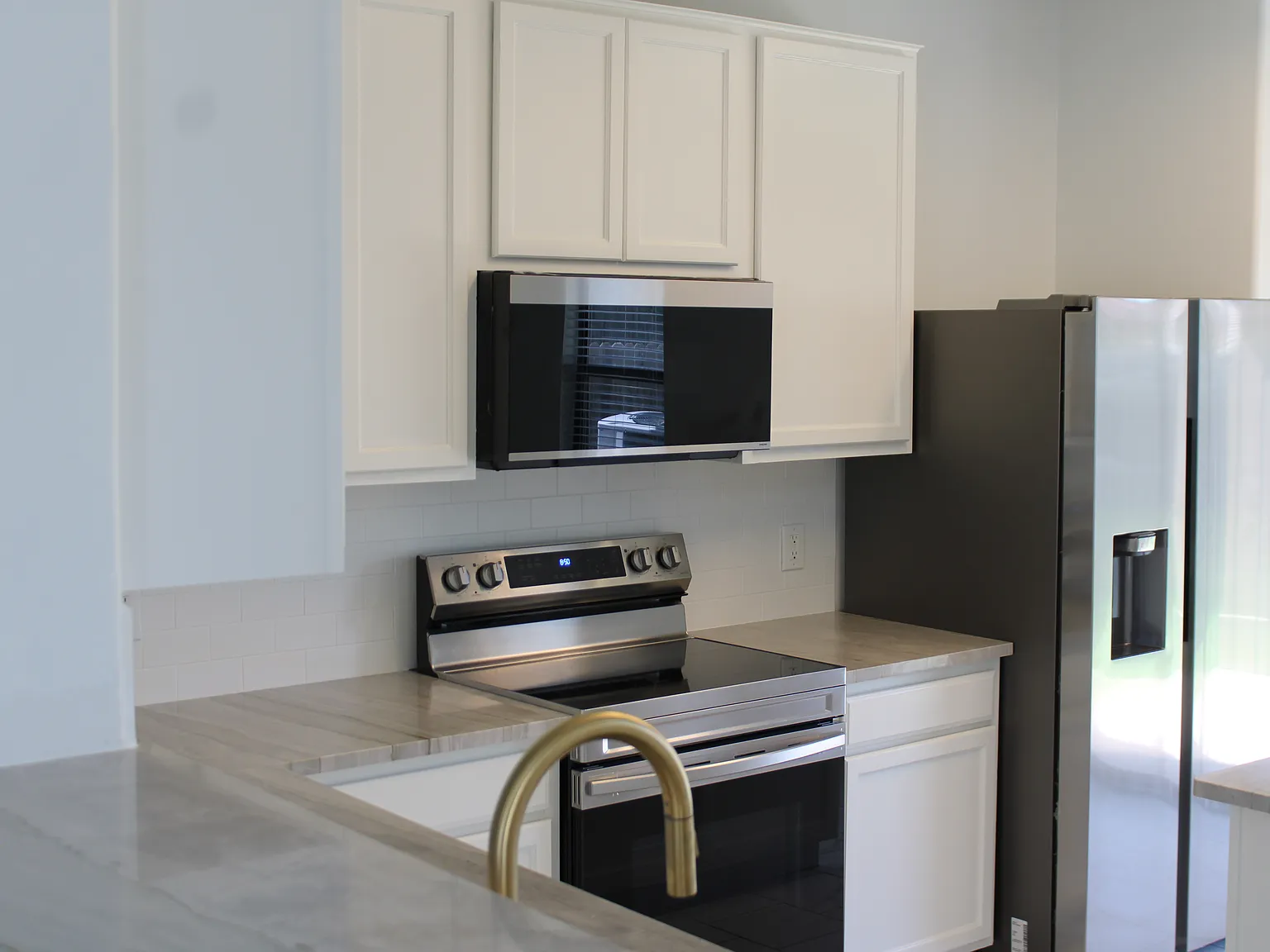 3 bed, 1725 sqft, $2,185 — Photo 4