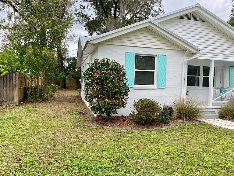 2034 NW 7th Ln — Photo 36