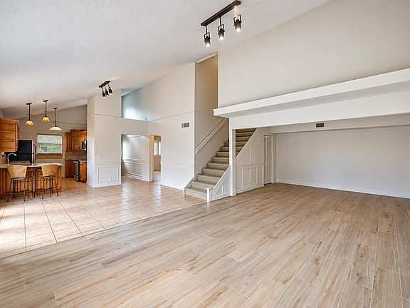 3rd image of 232 Maplecrest Circle
