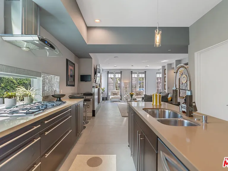 1250 N Harper Ave #302 — Photo 11