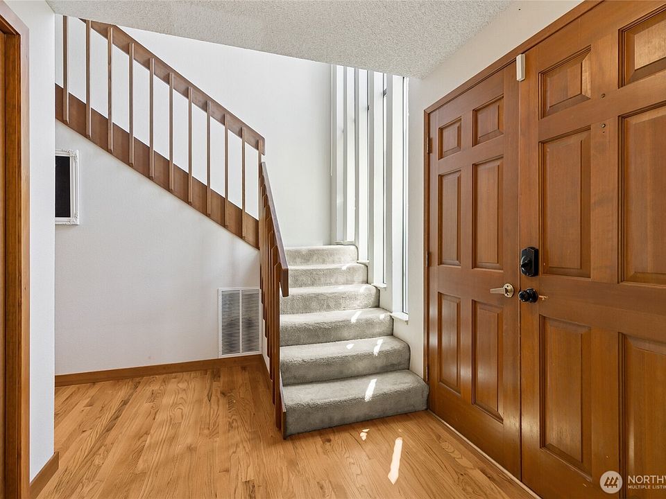 THE APARTNENT ラグマット　stabridge Sterling Court Apartments - Los Angeles, CA