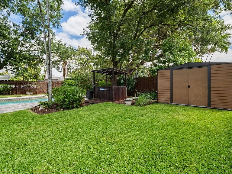 5421 Buchanan St — Photo 23