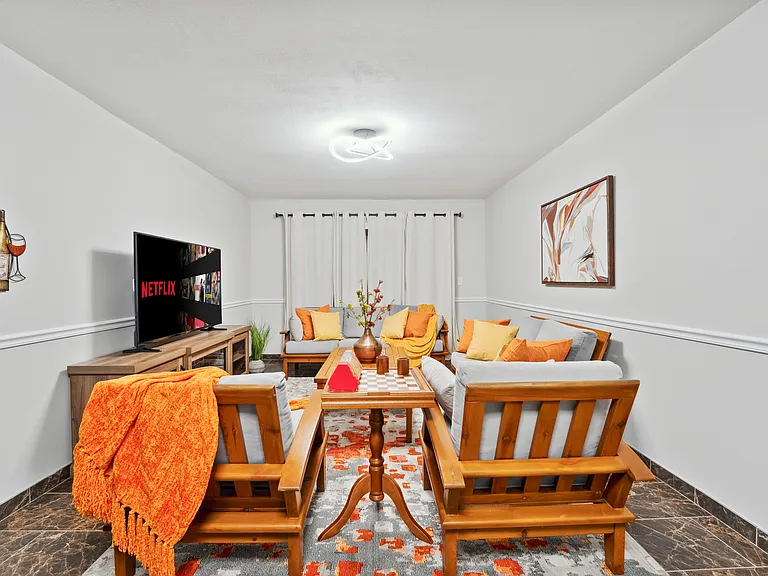 720 Kemah Ln — Photo 5
