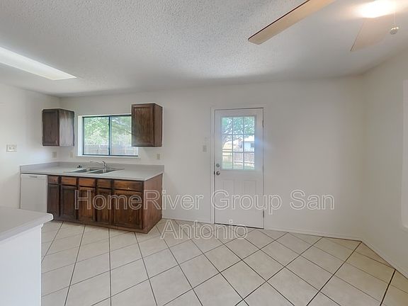 5th image of 8107 Chestnut Barr Dr