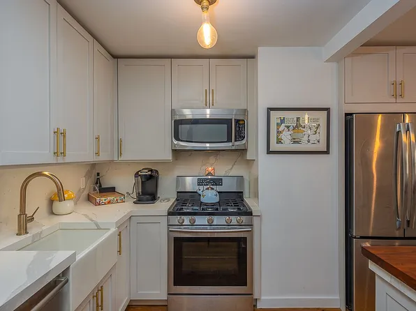 305 E 24th St APT 19-D, New York, NY 10010