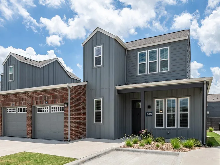 Elevate at Skyline Townhomes — Photo 1