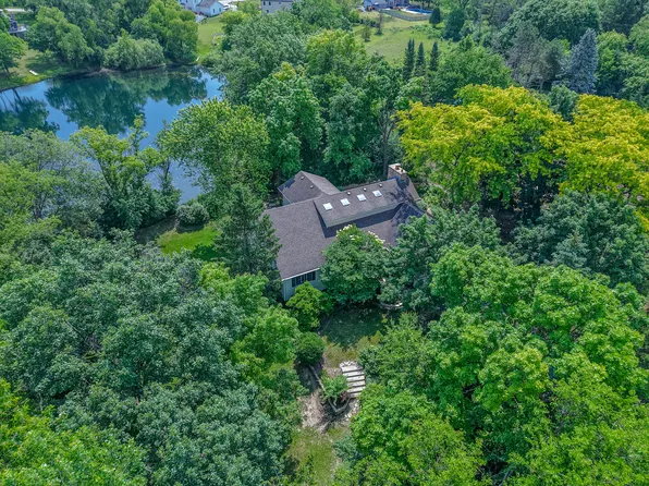 14216 Oakview Ct, Woodstock, IL 60098