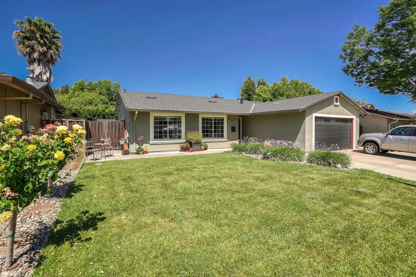 8581 Delta Dr photo 1