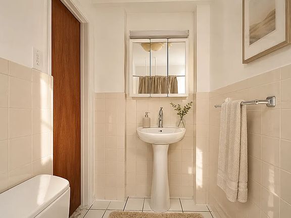 5th image of 515 W 111th St APT 5D