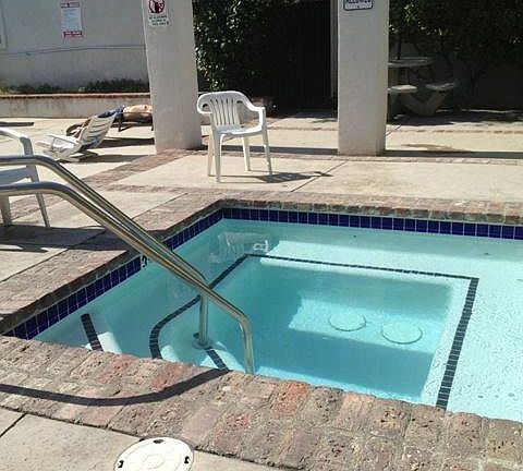 3rd image of 18611 Collins St APT E24