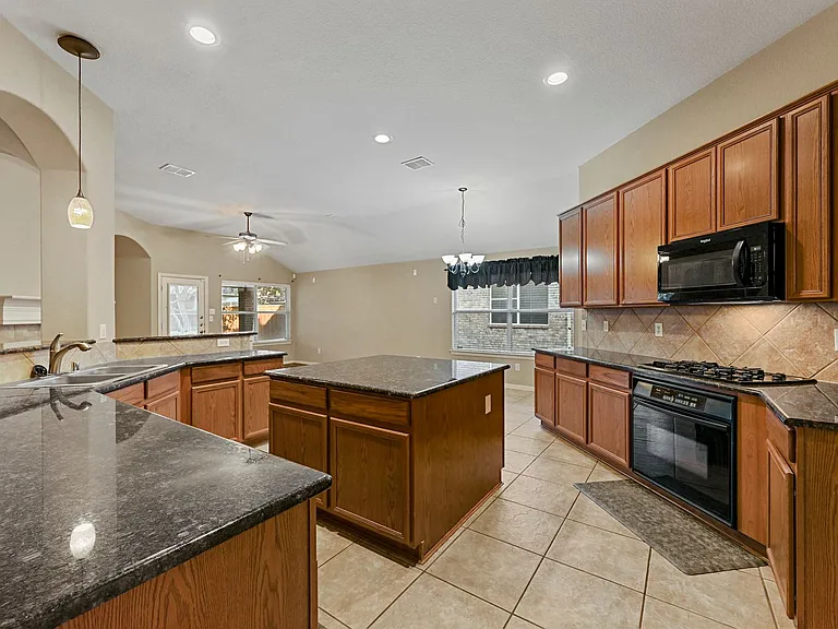 11962 Henderson Dr — Photo 8