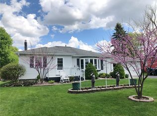 34 Merrydale Dr, Rochester, NY 14624