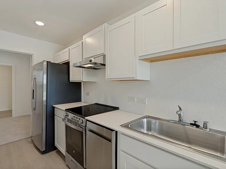1037 Bishop Creek Dr — Photo 3