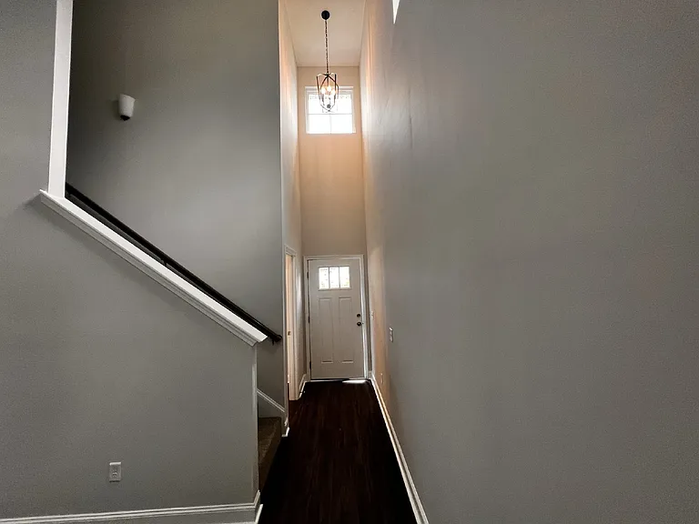 1315 Grayson Ave — Photo 3