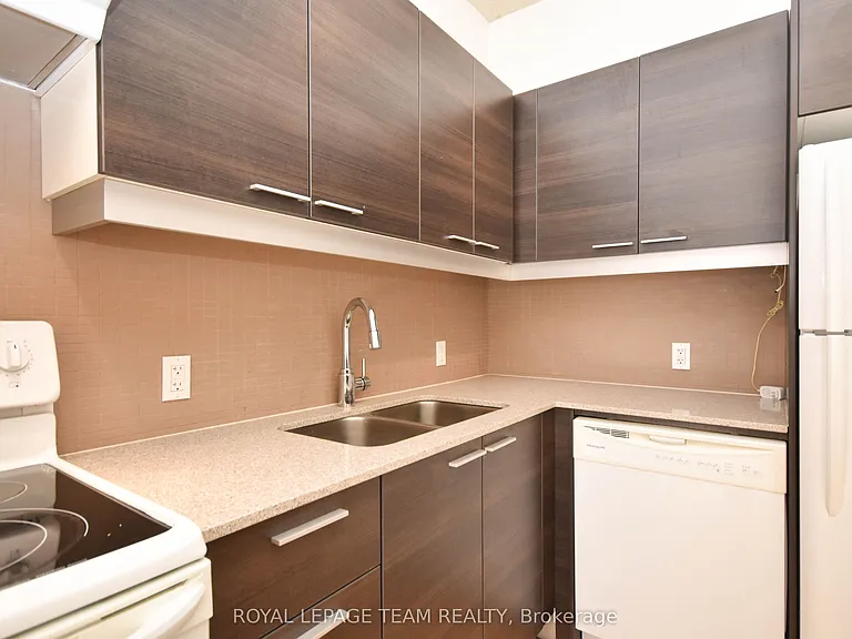 349 McLeod St #523 — Photo 10