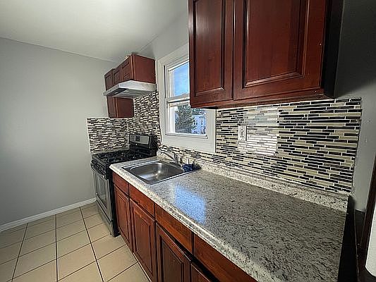 1st image of 820 Friel Pl #2
