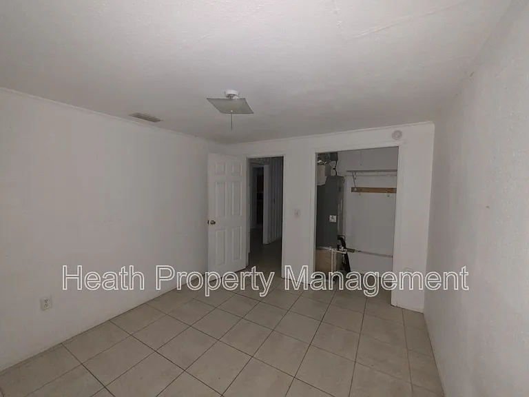 504 6th Ave NW — Photo 9