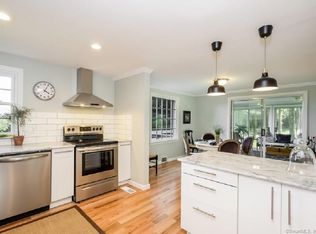 33 Sharon Rd, Bloomfield, CT 06002