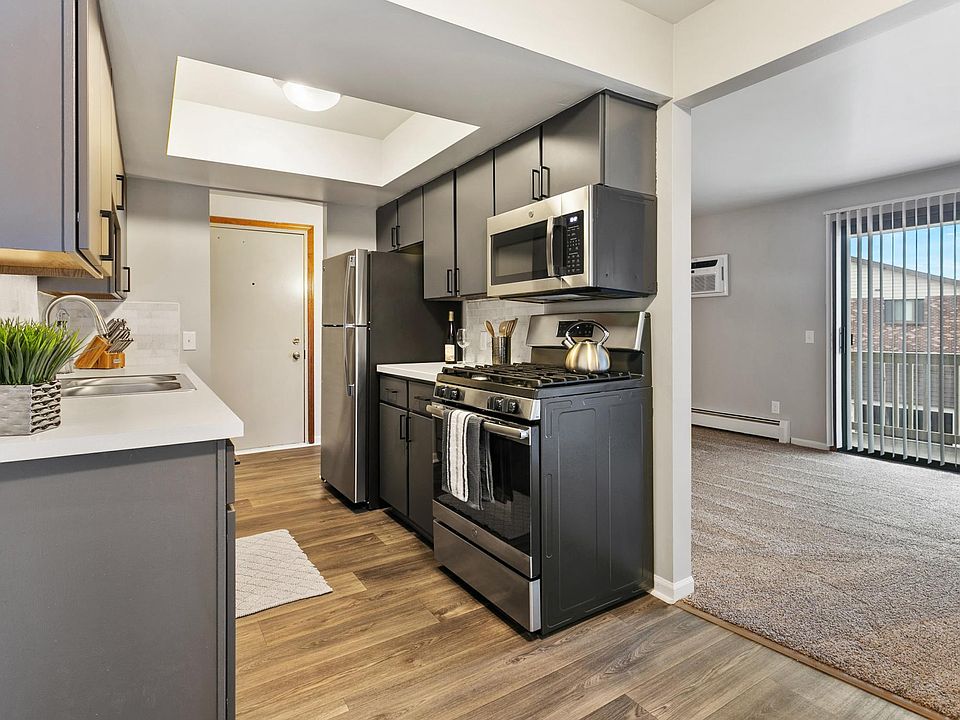 Cottonwood Forest Apartments 7701 Riverview Dr Jenison MI Zillow