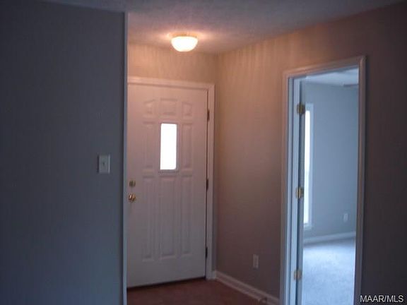 5th image of 814 Joan Ln