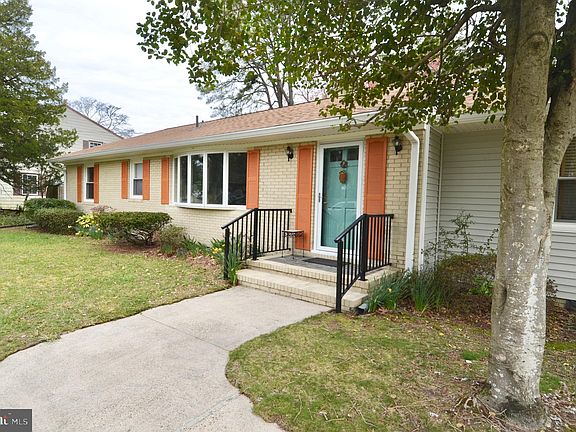 2nd image of 611 Irene Ave