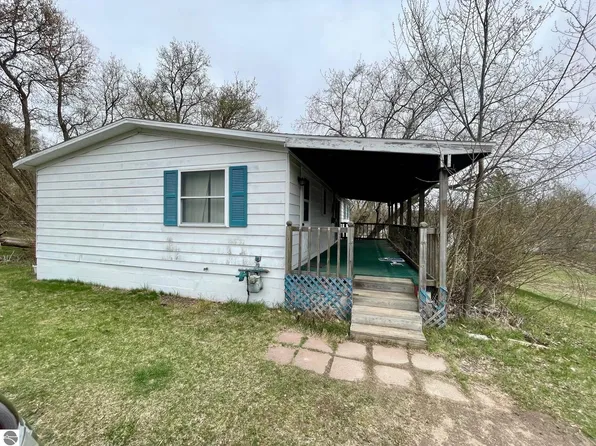 8039 Cameron St, Central Lake, MI 49622