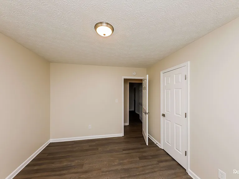 187 Iris Gln — Photo 8