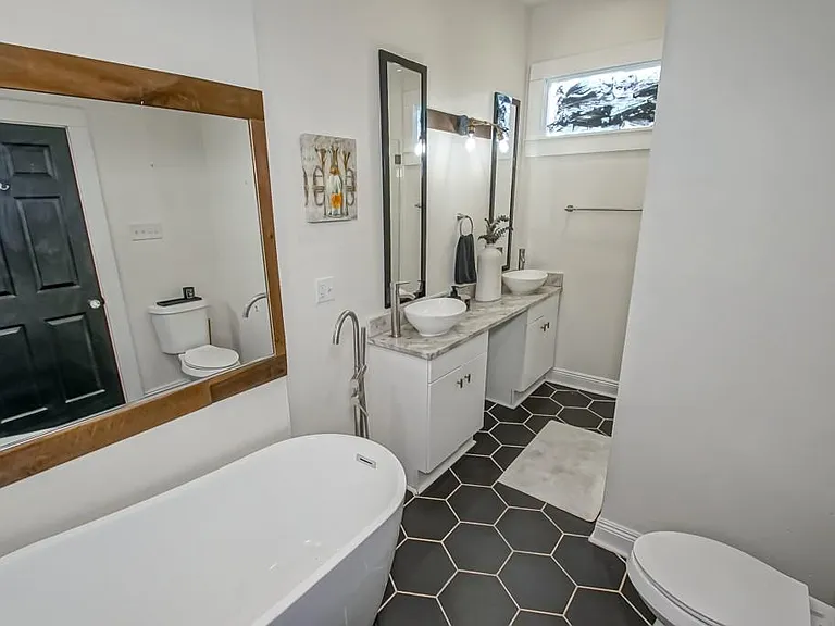 1312 Arts St — Photo 12