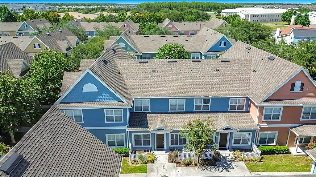 3 bed, 2.0 bath, 1296 sqft, $1,900 — Photo 1