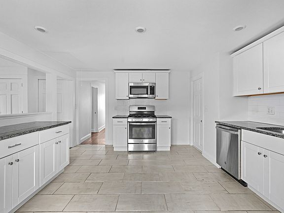 4th image of 17 Forest Ave #3