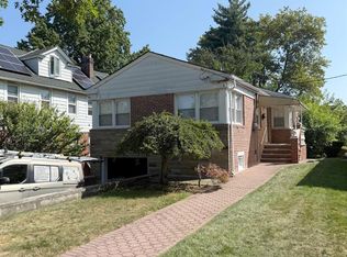 8043 Utopia Pkwy, Jamaica, NY 11432