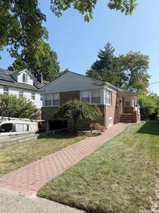 8043 Utopia Pkwy, Jamaica, NY, 11432