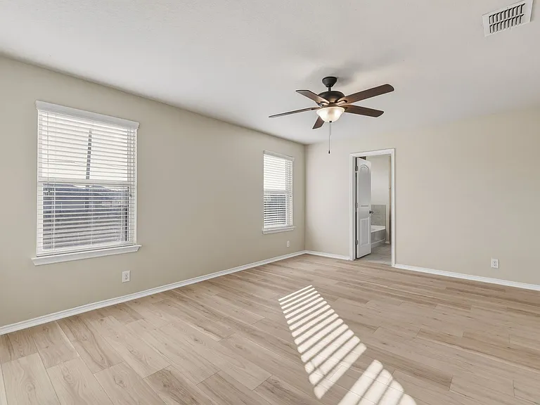 8810 Double Oak — Photo 15