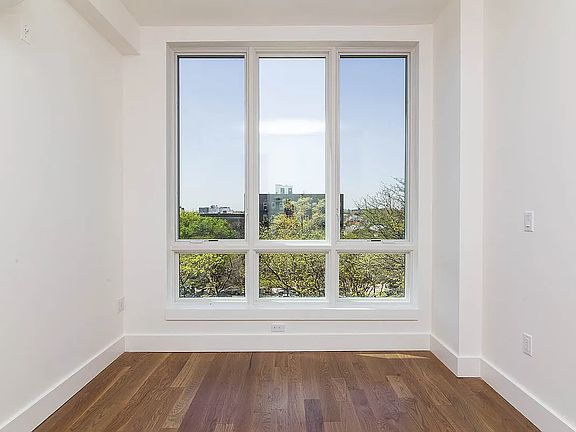 5th image of 581 Ocean Pkwy #4K