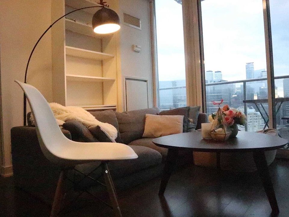 2nd image of 126 Simcoe St #2901