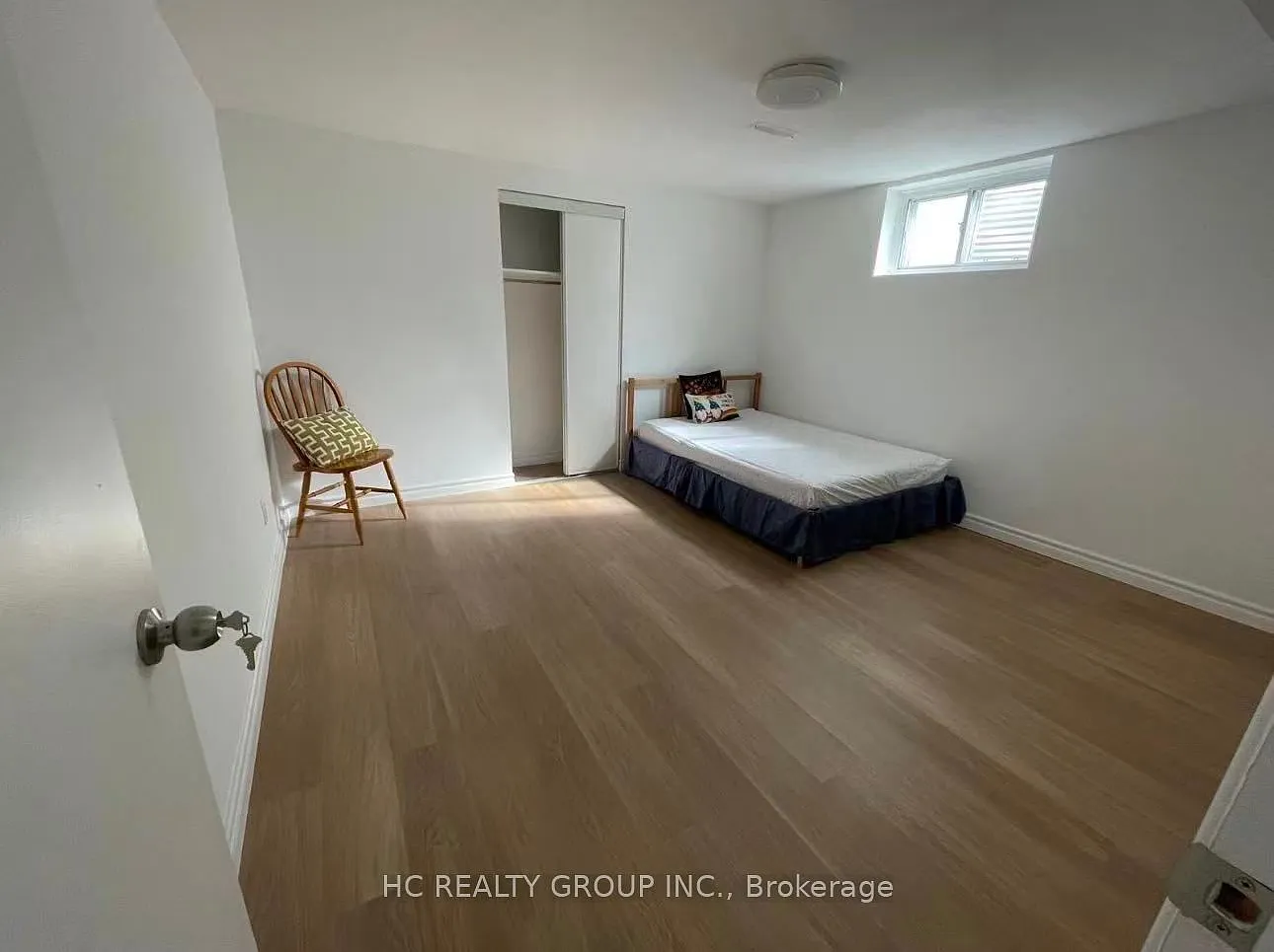 3 bed, $2,000 — Photo 1