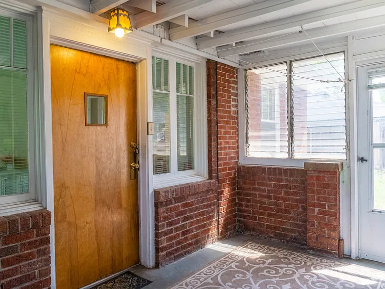 1374 S York St — Photo 3