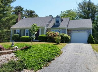 30 Briarfield Rd, East Dennis, MA 02641