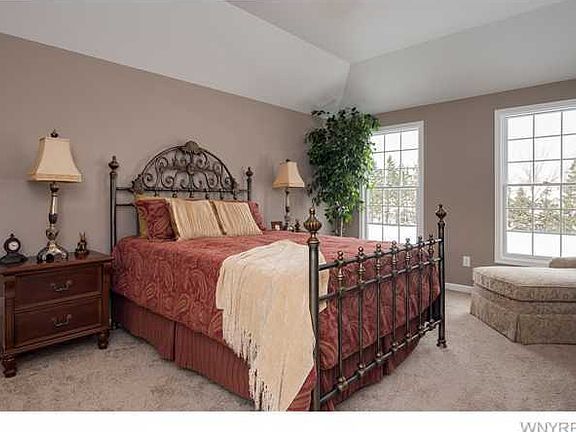 4th image of 9408 Pinyon Ct