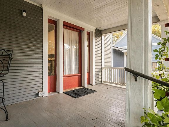 5th image of 701 E Main St
