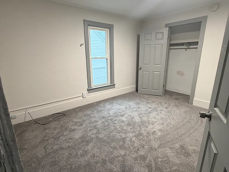 952 Logan St SE — Photo 11