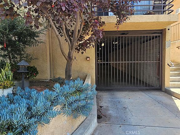 4th image of 1416 N Vista St