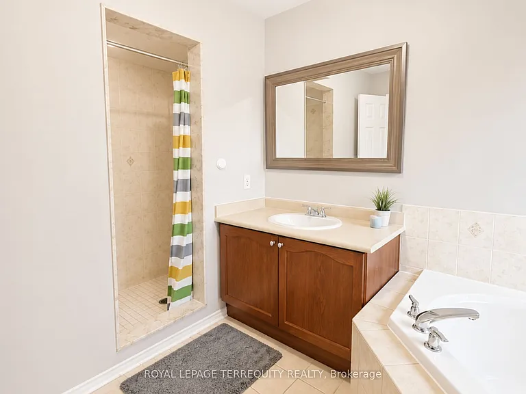 1215 Wadebridge Cres #UPPER — Photo 13