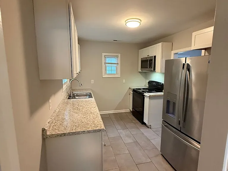 1419 Overlook St — Photo 8