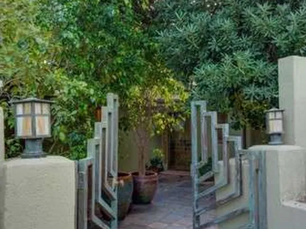 1581 Clear View Dr, Beverly Hills, CA 90210