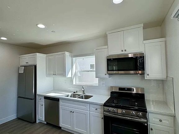 2nd image of 1269 W 36th St #1/4