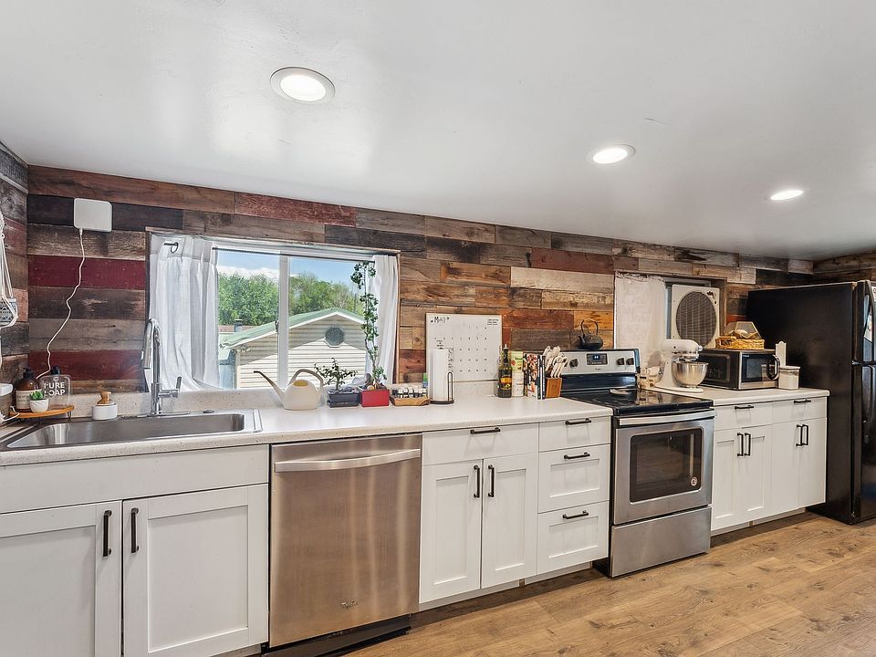 Beautiful kitchen with plenty of counterspace.