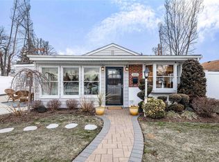 2601 Alder Ave, East Meadow, NY 11554